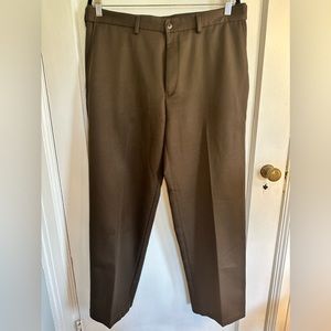 Men’s Hagger 30x34 polyester trousers with stretch waist.